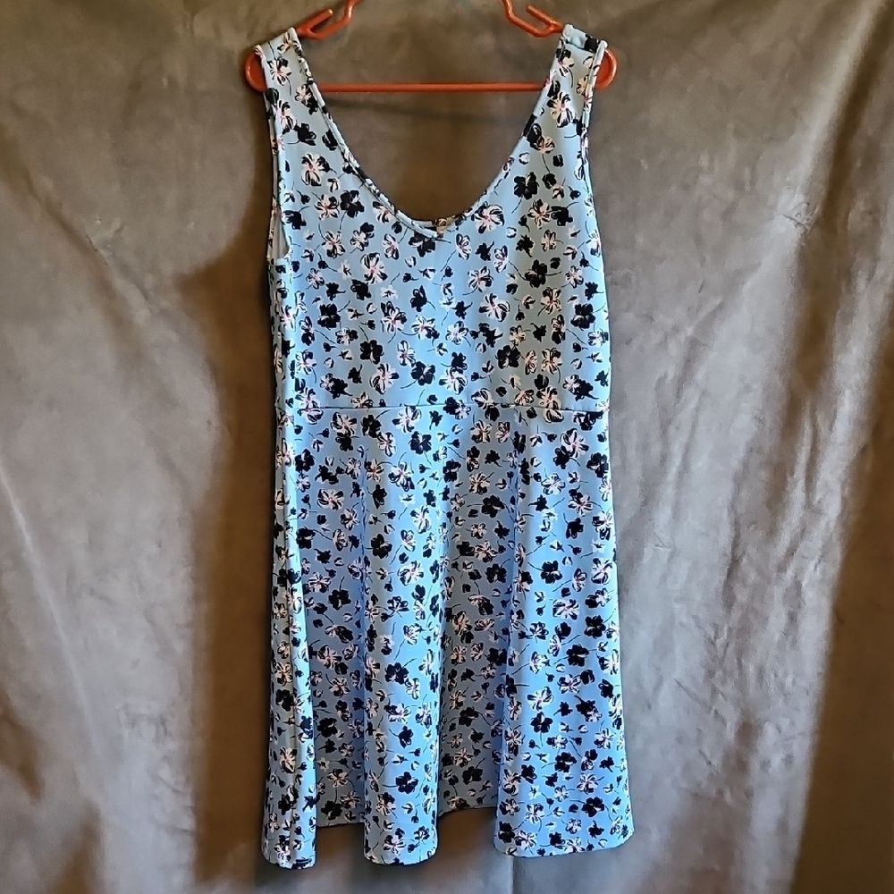 Torrid Blue Floral Dress. Size 1 EUC